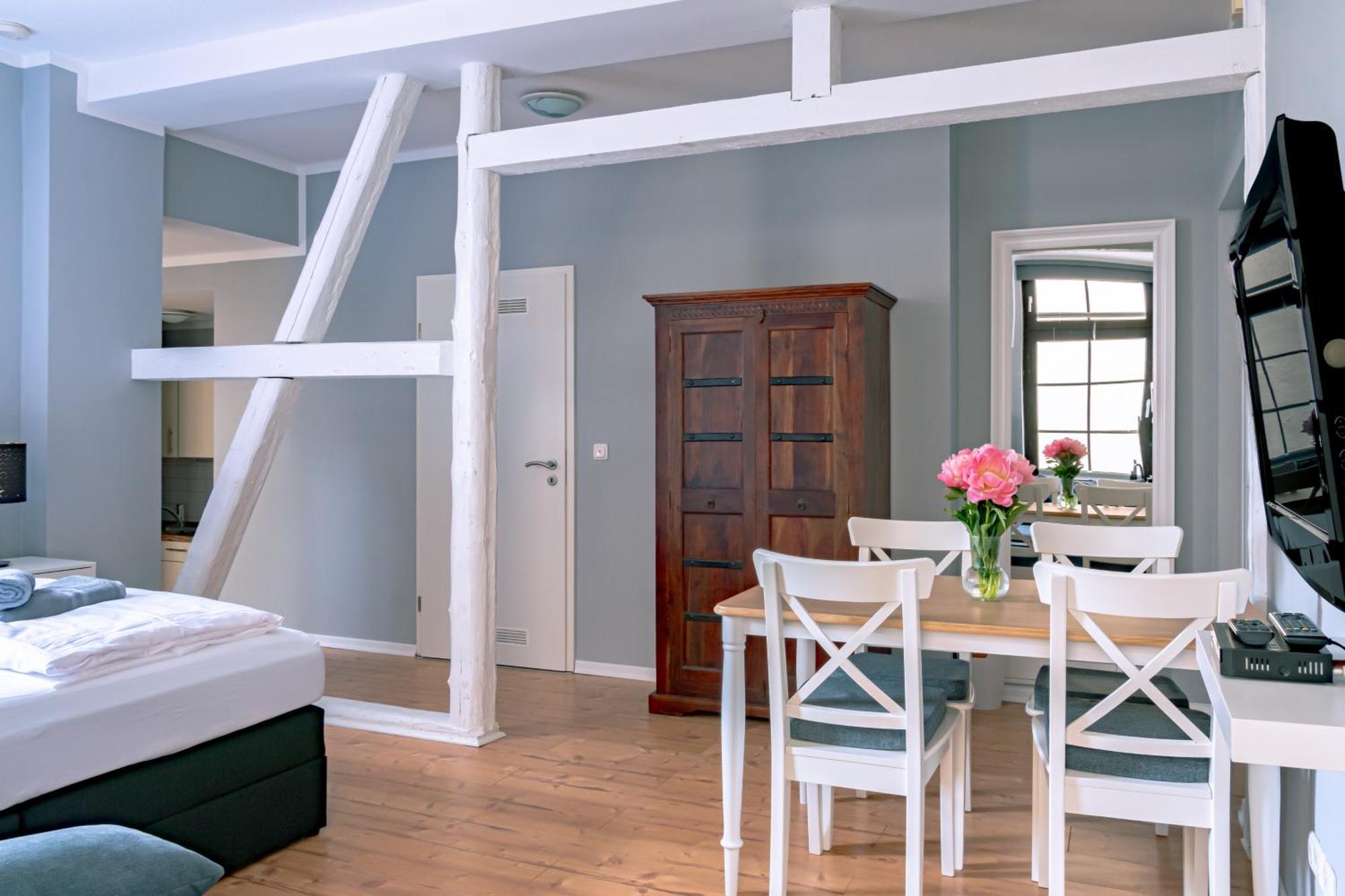 Apartmenthaus Captain Hook * Rostock